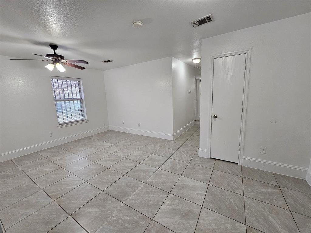 1615 Herald Street 1613 Property Photo 14