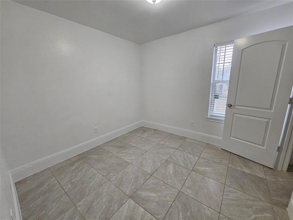 1615 Herald Street 1613 Property Photo 17