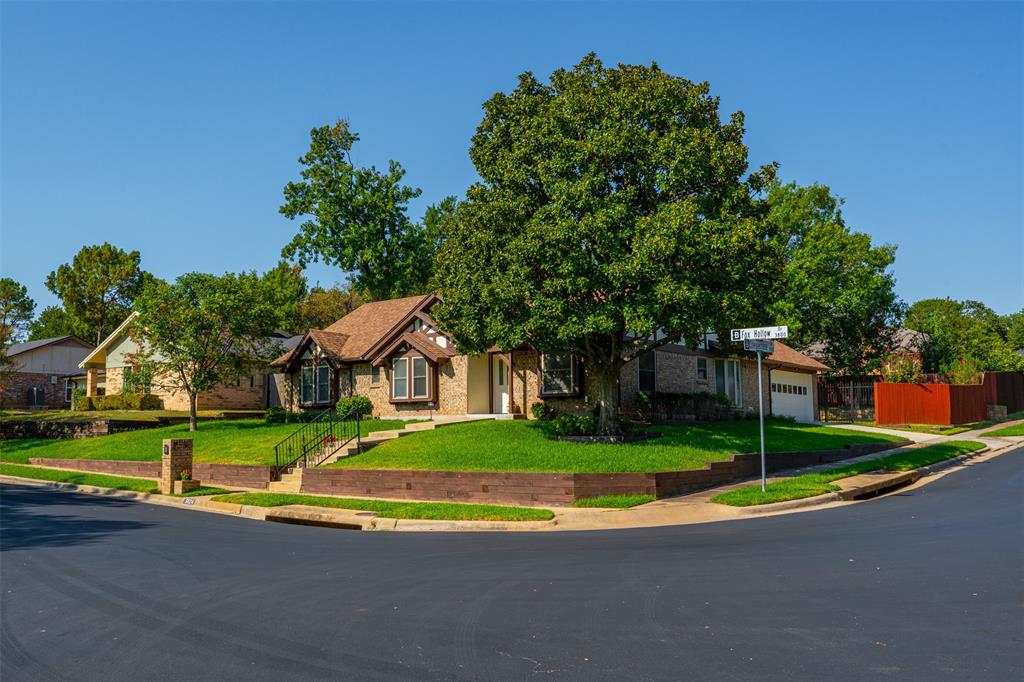 3824 Fox Hollow Drive Property Photo 4