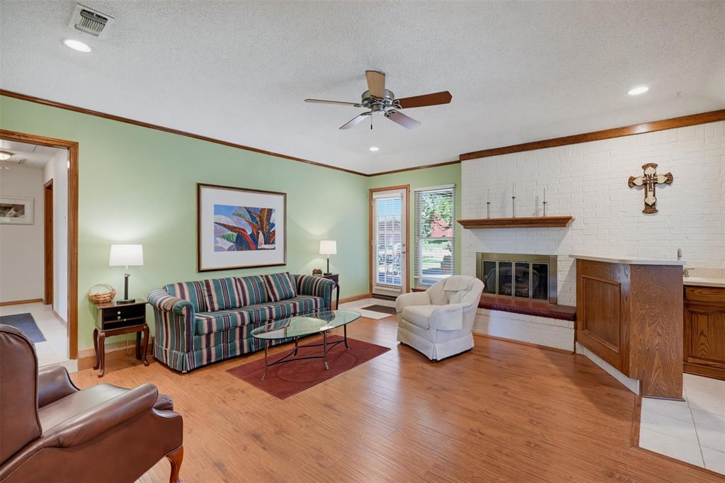 3824 Fox Hollow Drive Property Photo 8