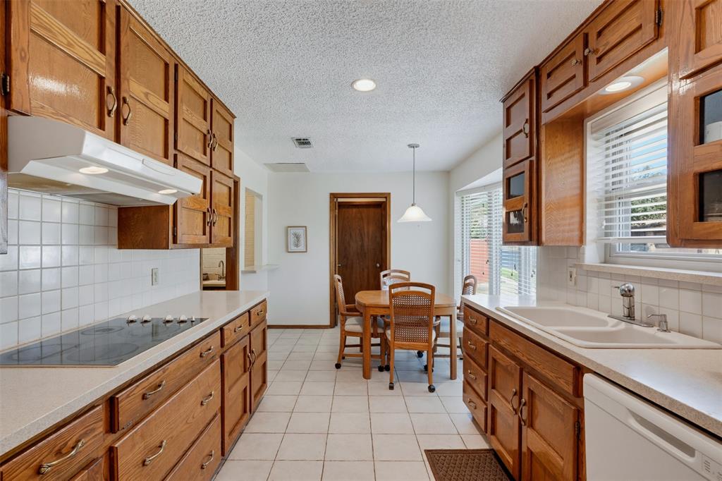 3824 Fox Hollow Drive Property Photo 14