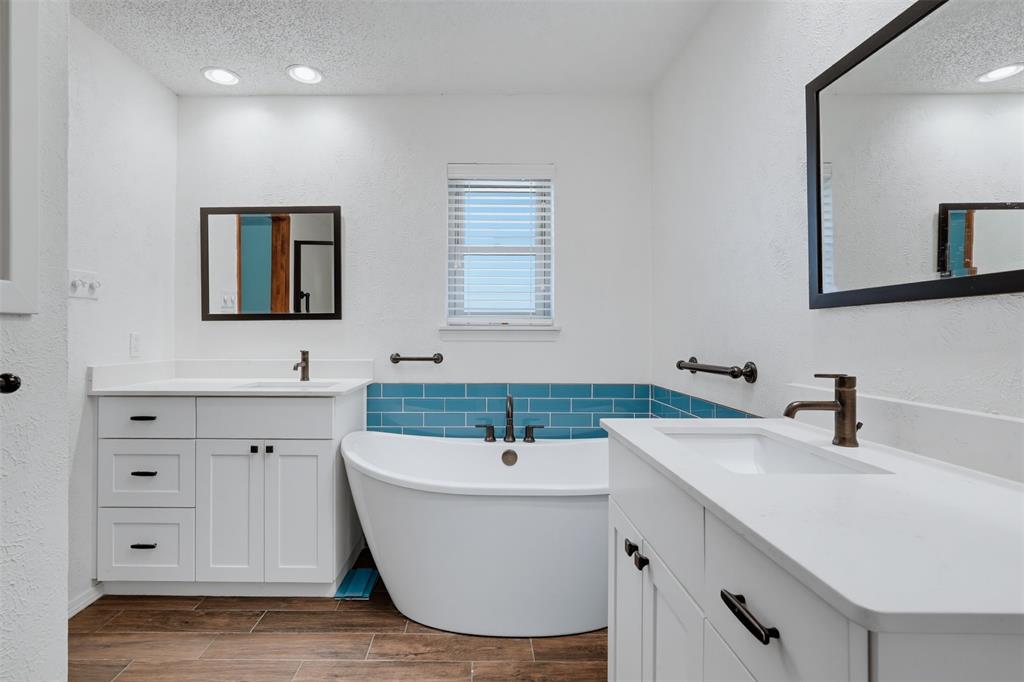 3824 Fox Hollow Drive Property Photo 23