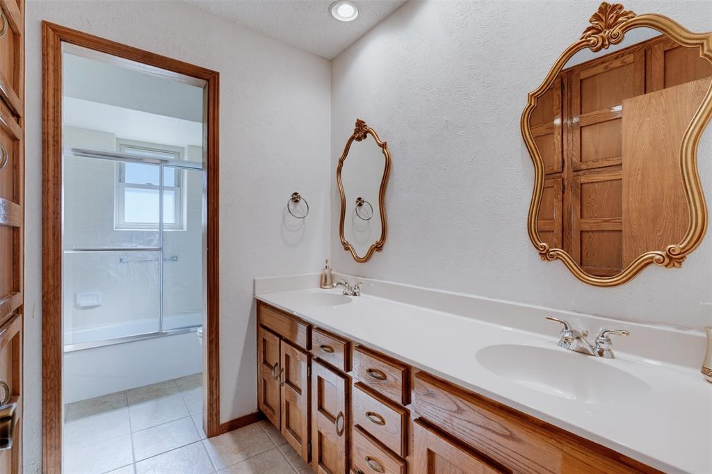 3824 Fox Hollow Drive Property Photo 27