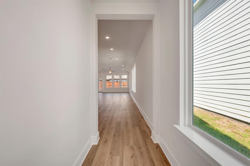7324 Summer Sunset Drive Property Photo 9