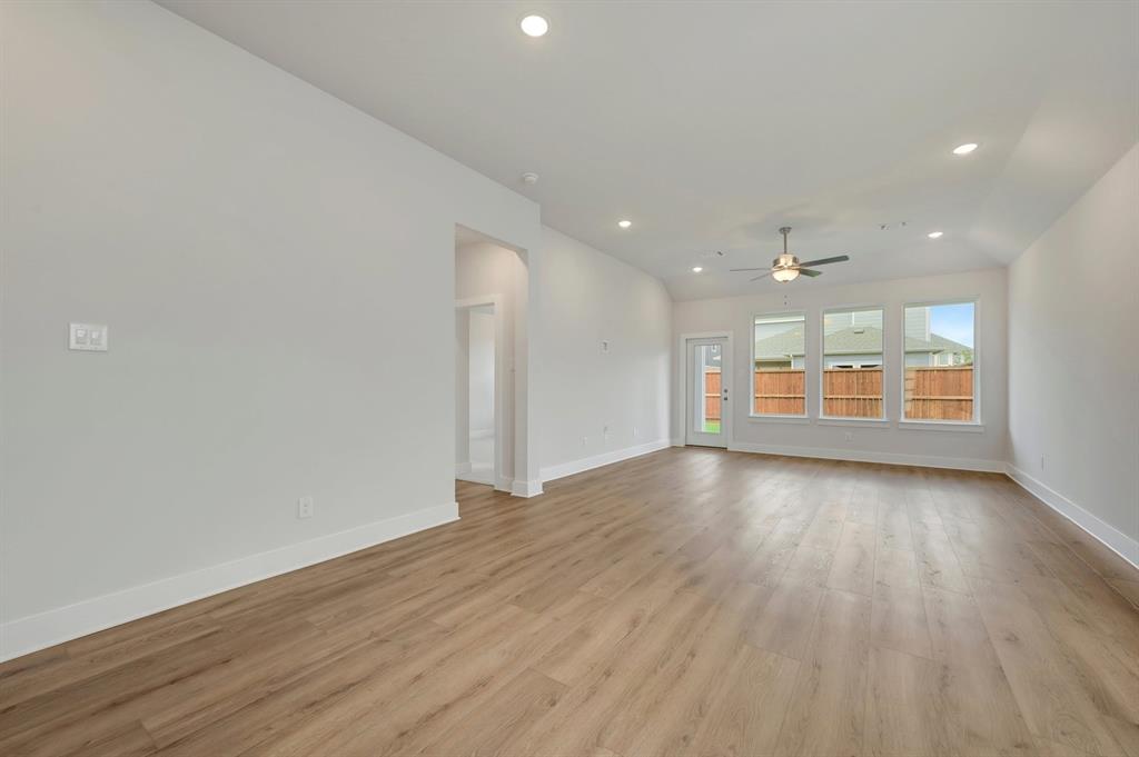 7324 Summer Sunset Drive Property Photo 13