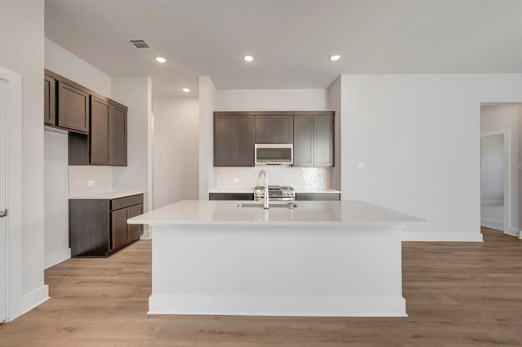 7324 Summer Sunset Drive Property Photo 14