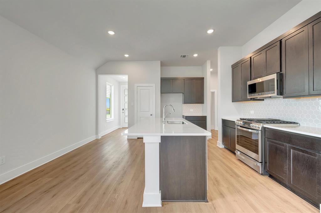 7324 Summer Sunset Drive Property Photo 15