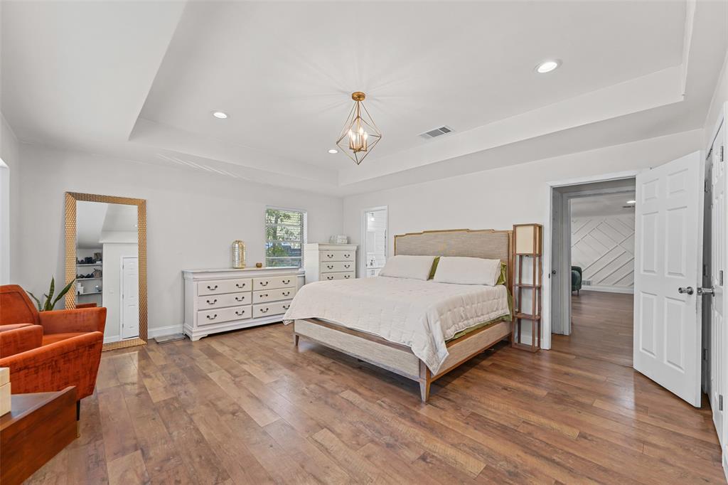 300 E Pecan Street Property Photo 8