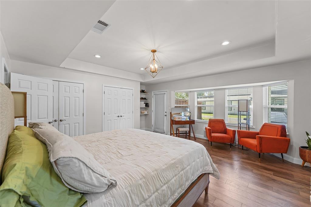 300 E Pecan Street Property Photo 9