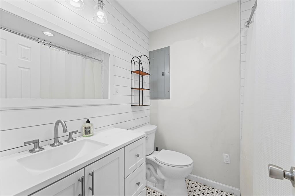 300 E Pecan Street Property Photo 10