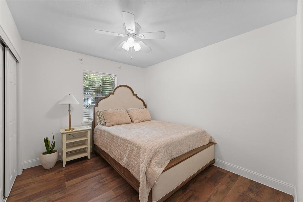 300 E Pecan Street Property Photo 13