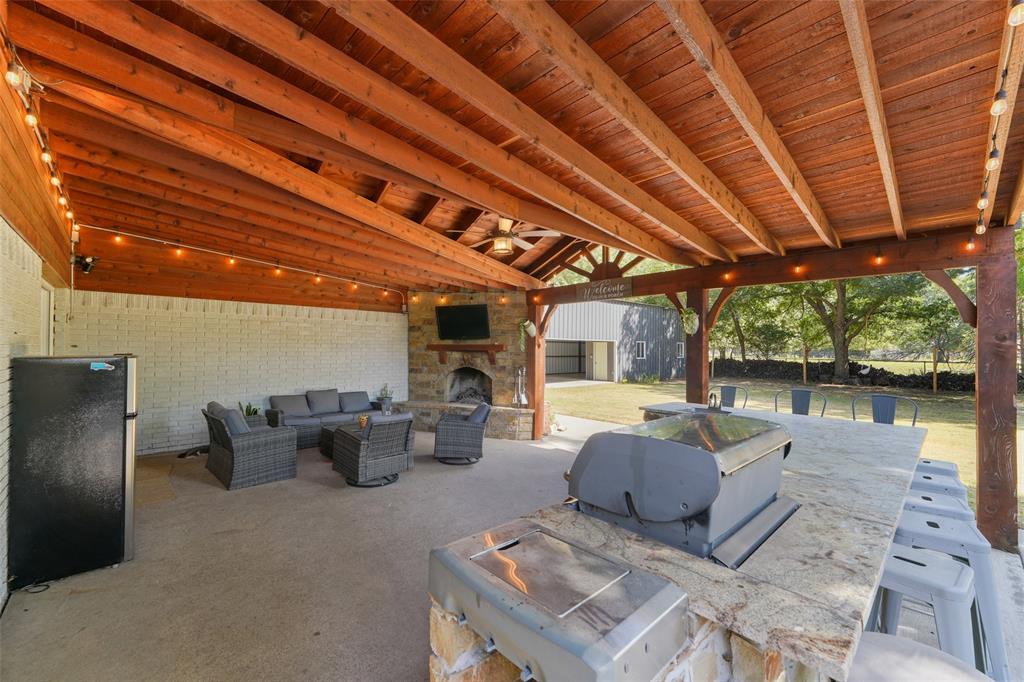 300 E Pecan Street Property Photo 21