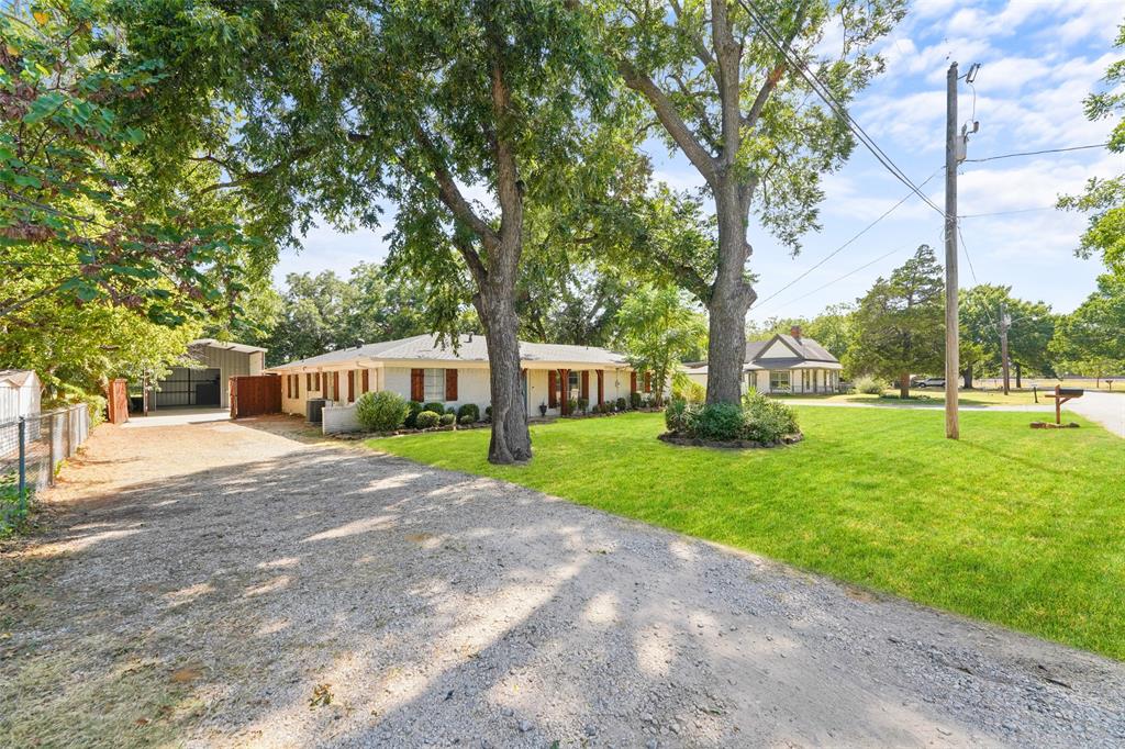 300 E Pecan Street Property Photo 29