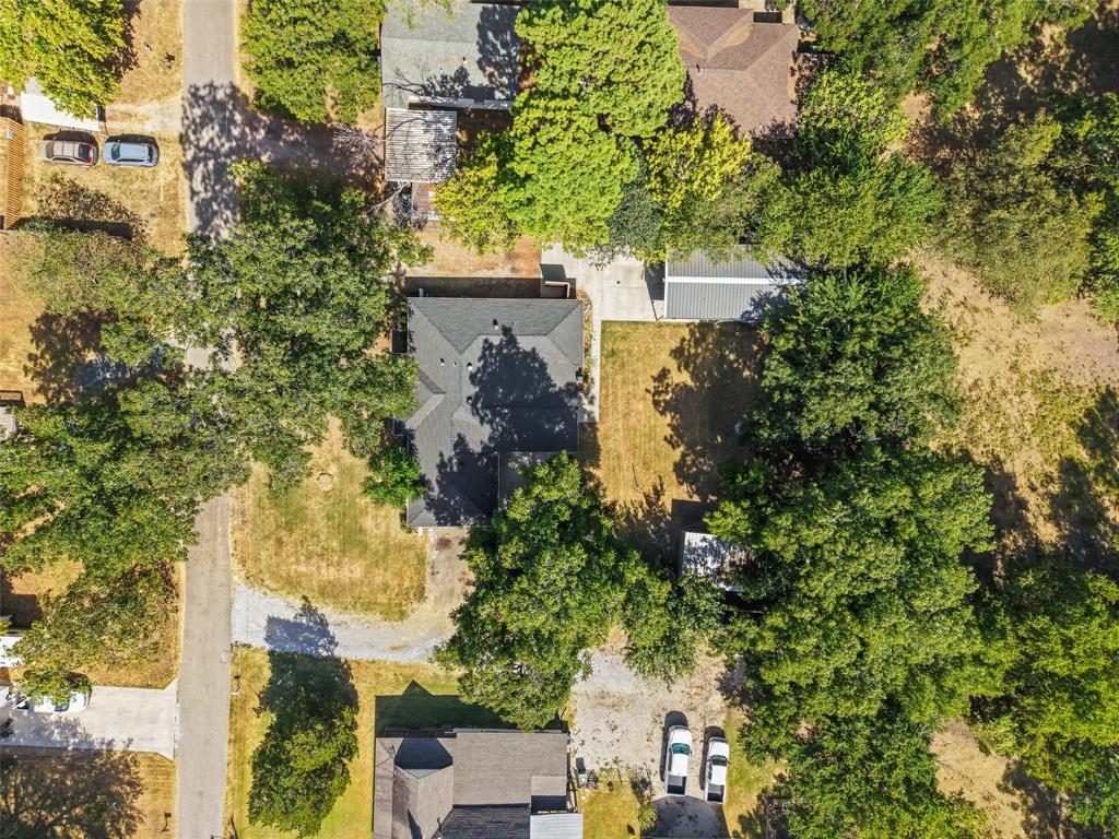300 E Pecan Street Property Photo 32