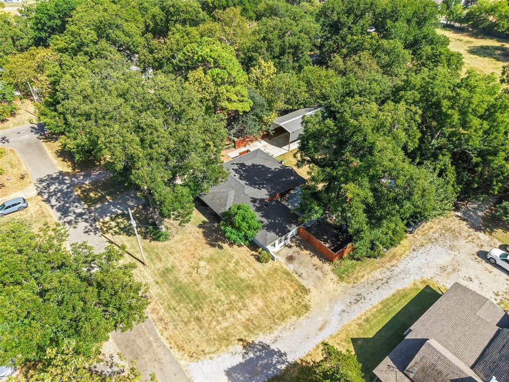 300 E Pecan Street Property Photo 33