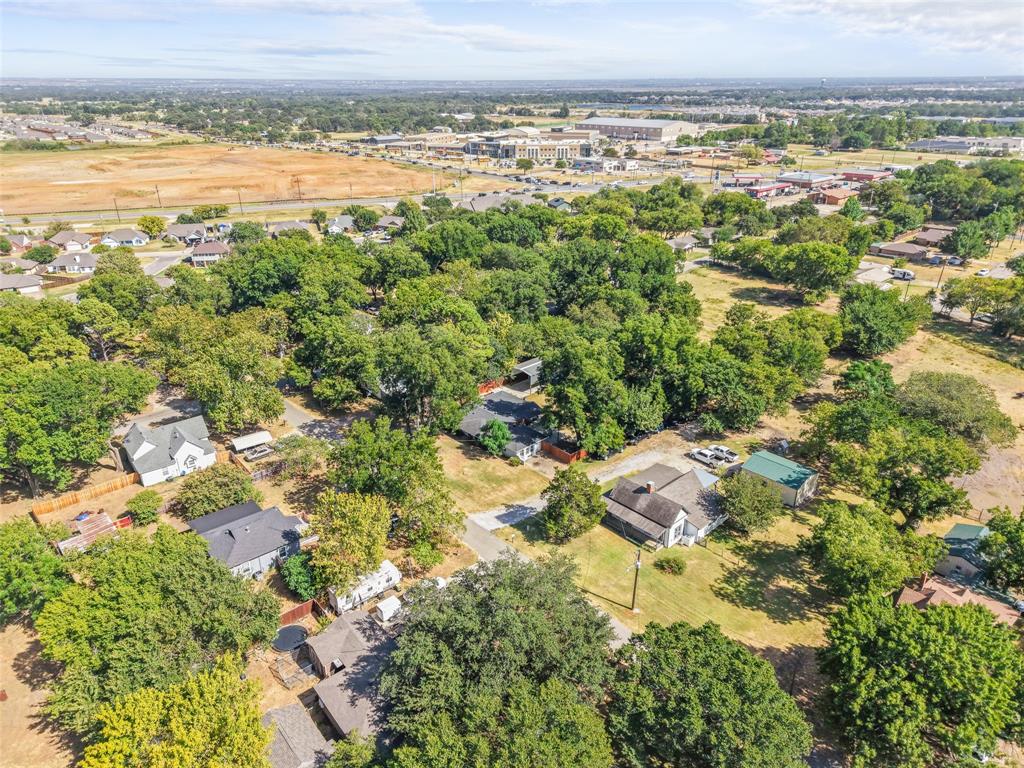 300 E Pecan Street Property Photo 34