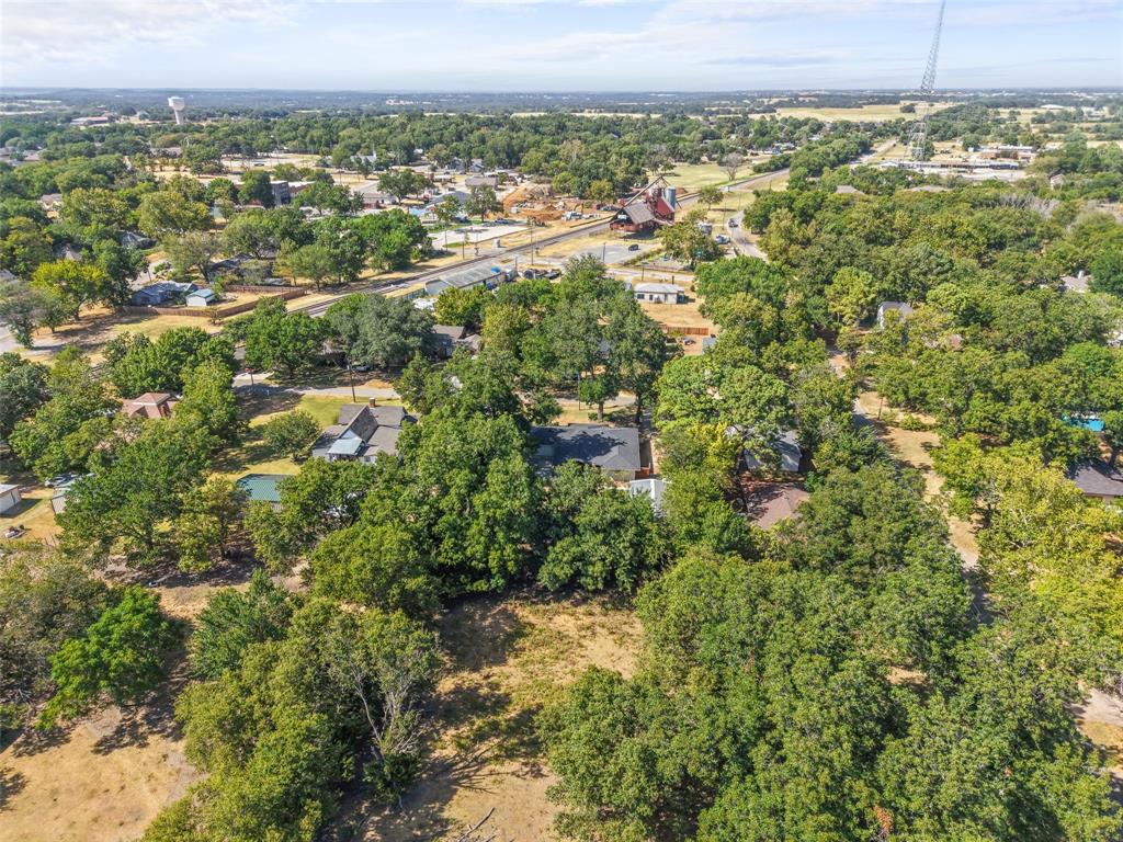 300 E Pecan Street Property Photo 35