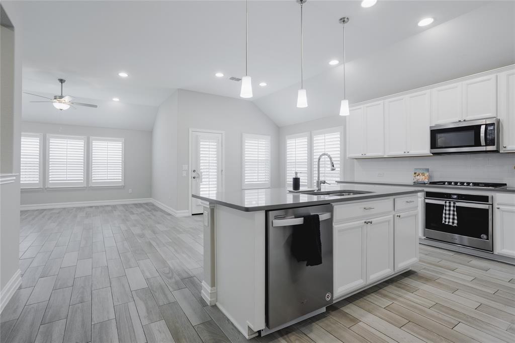 1710 Dreamers Way Property Photo 4