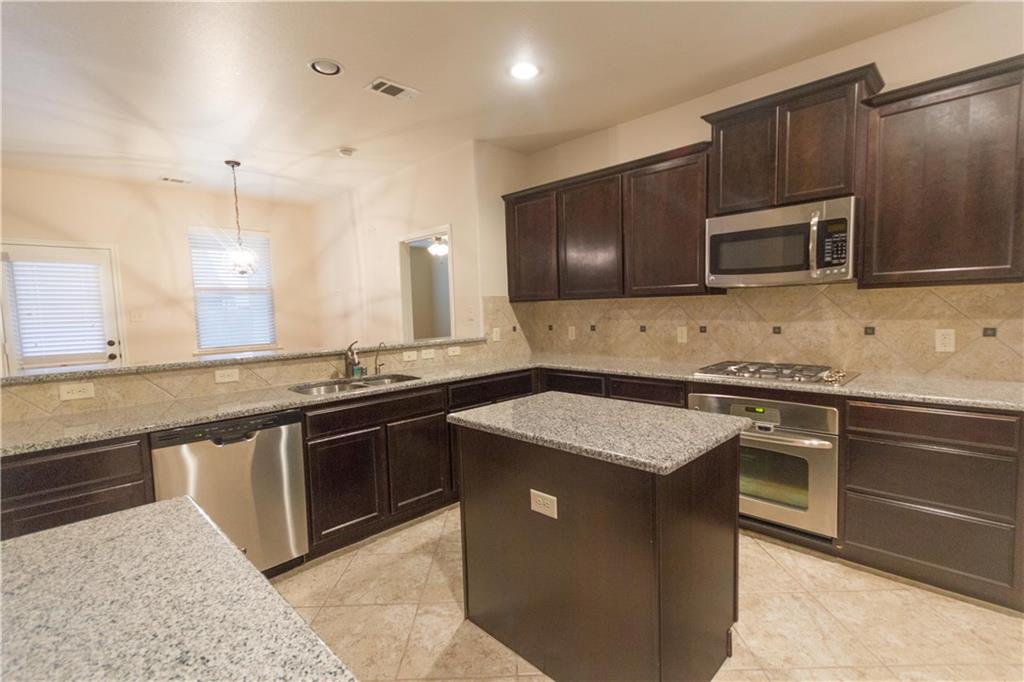 405 Riverstone Way Property Photo 11