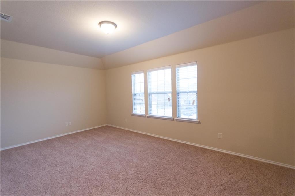 405 Riverstone Way Property Photo 15