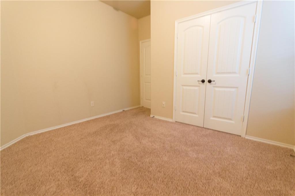 405 Riverstone Way Property Photo 33