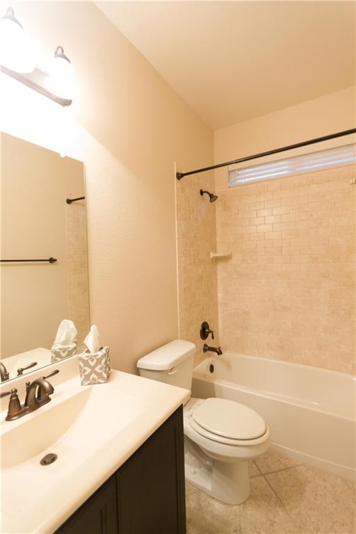 405 Riverstone Way Property Photo 34