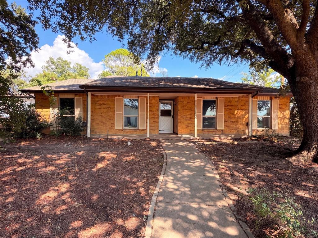 2602 Emberwood Drive Property Photo 1