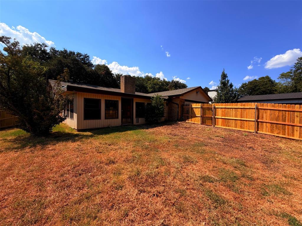 2602 Emberwood Drive Property Photo 5