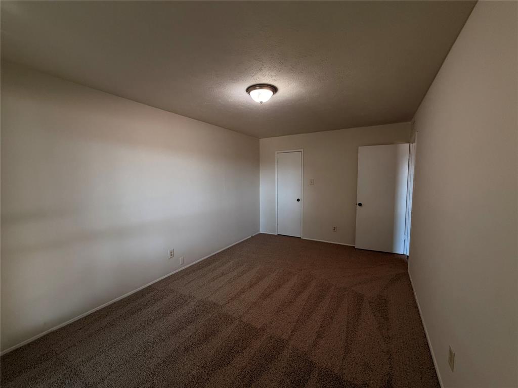 2602 Emberwood Drive Property Photo 10