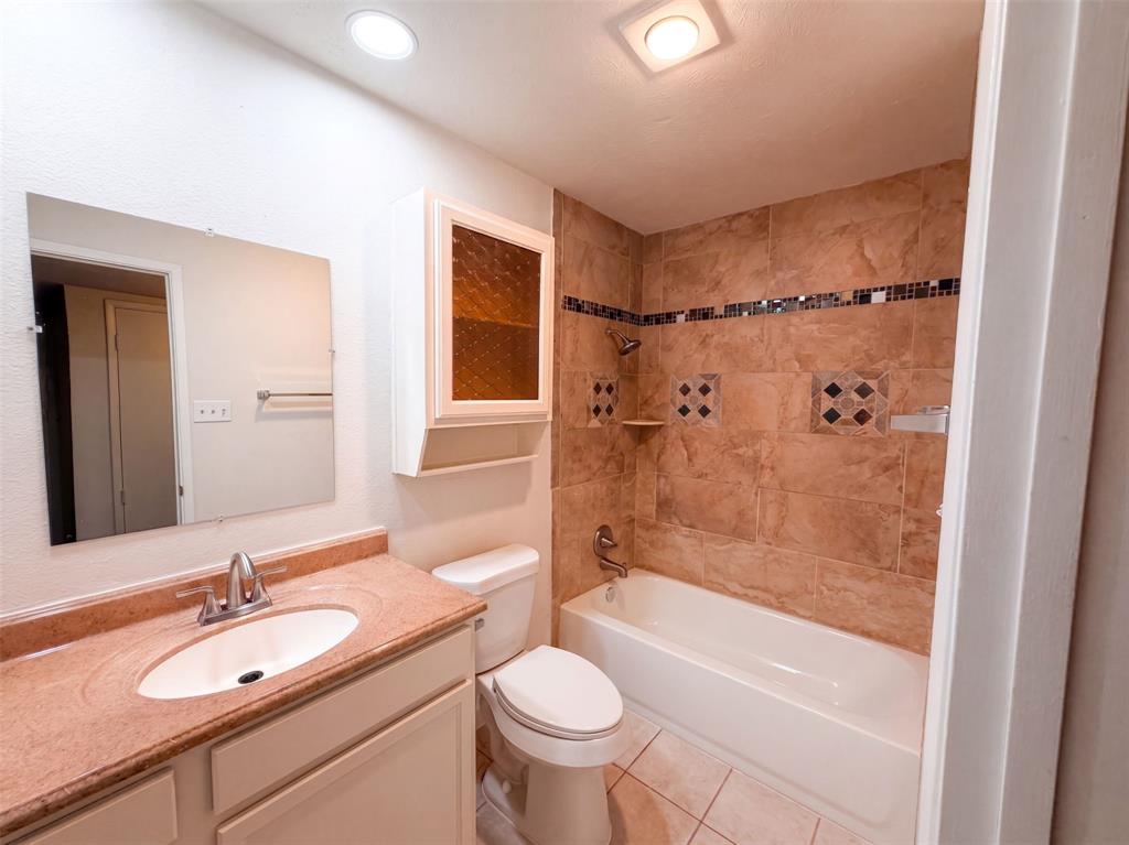 2602 Emberwood Drive Property Photo 13