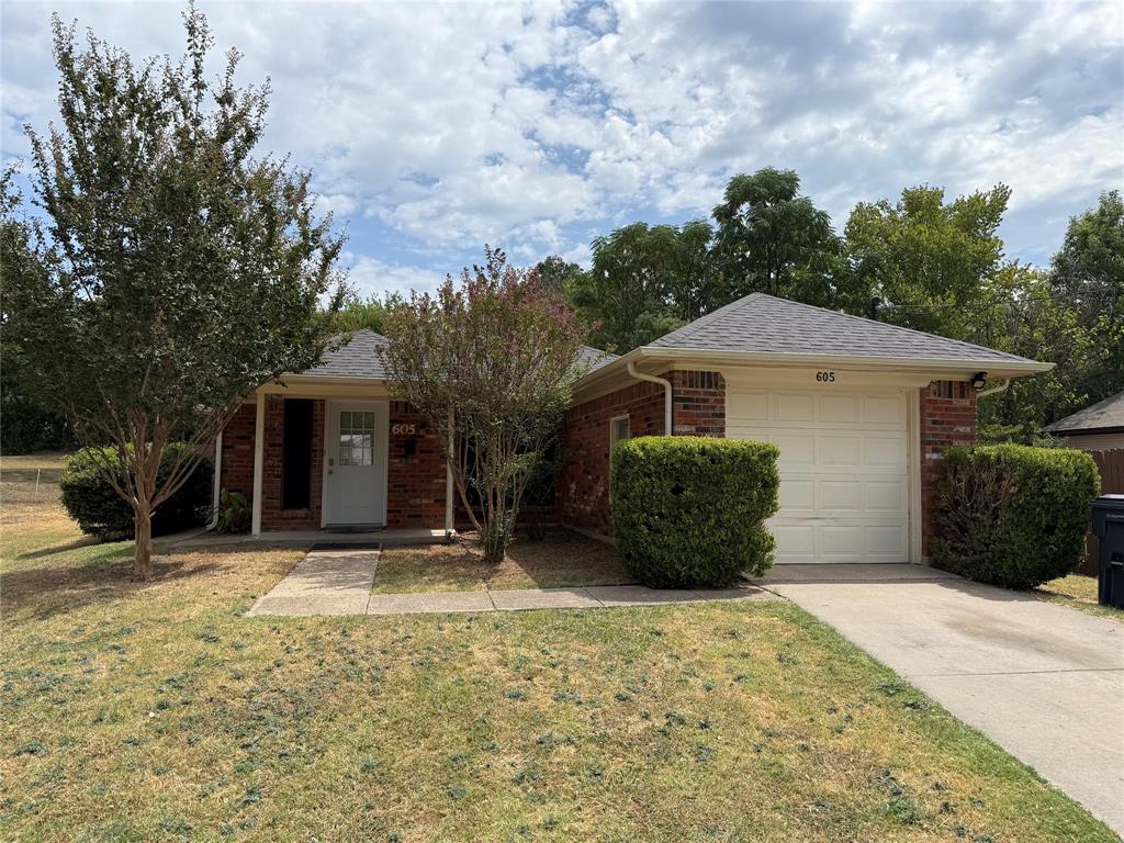 605 Baker Street Property Photo 1