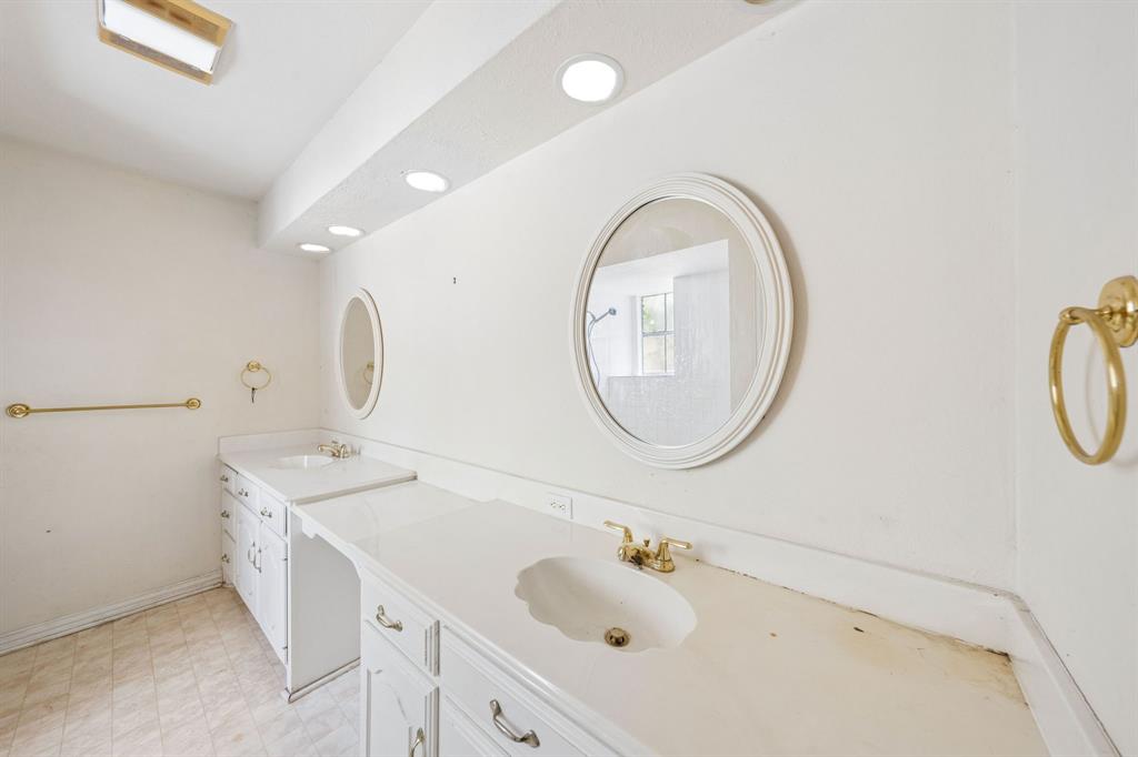 249 Creekwood Drive Property Photo 17
