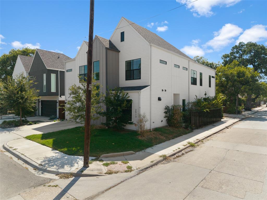 2513 N Winnetka Avenue Property Photo 1