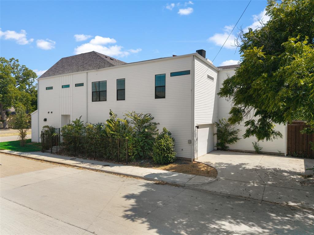 2513 N Winnetka Avenue Property Photo 37