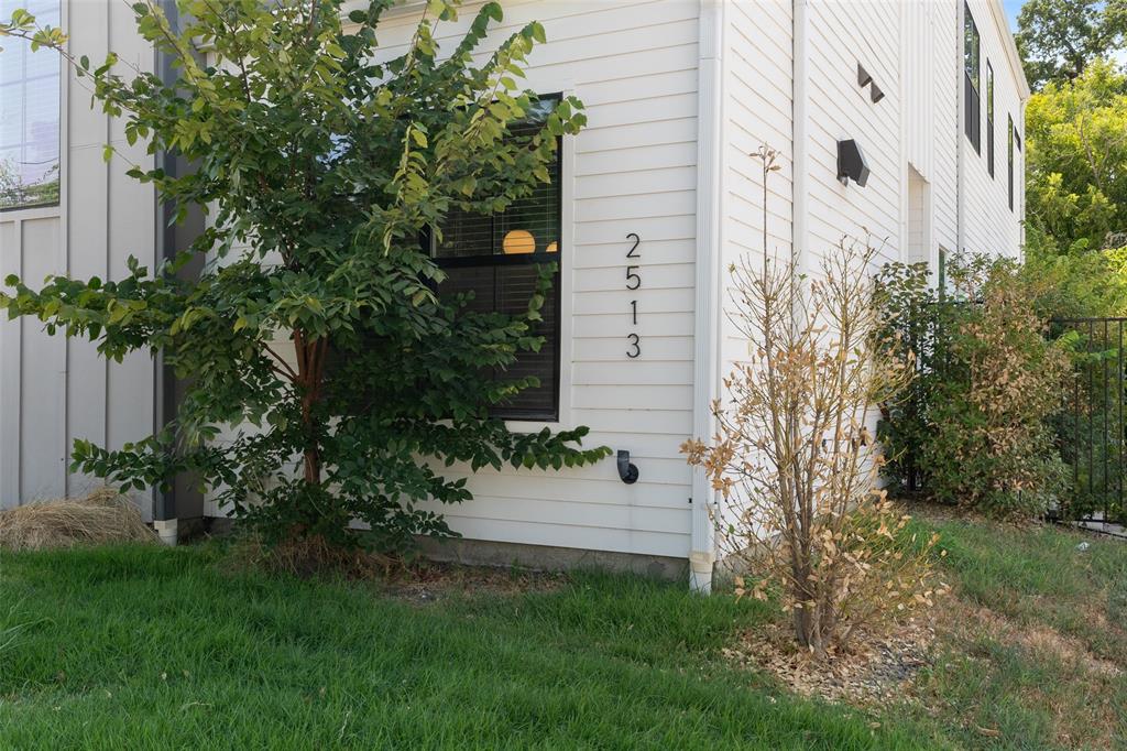 2513 N Winnetka Avenue Property Photo 38