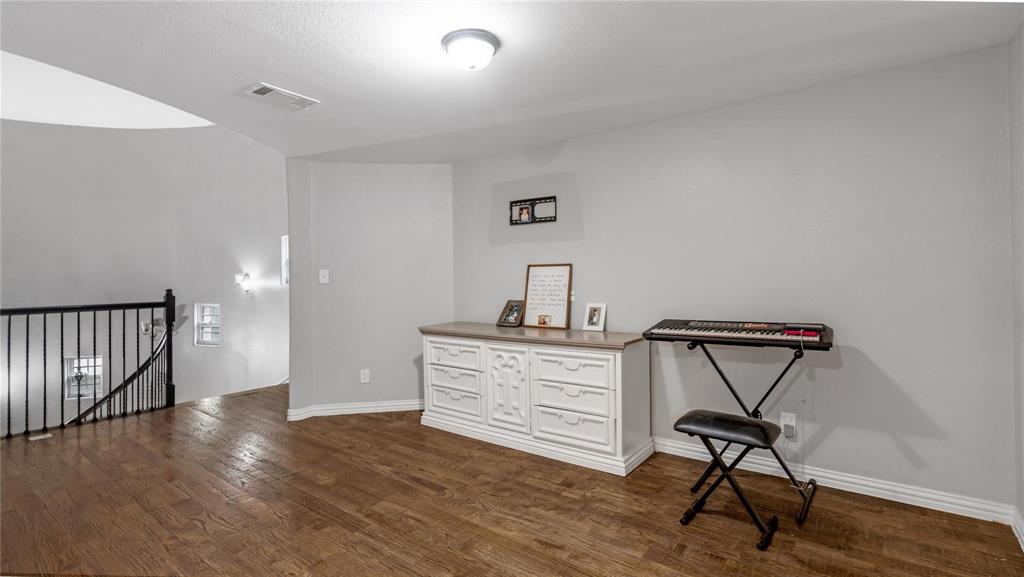 813 Beacon Hill Drive Property Photo 8