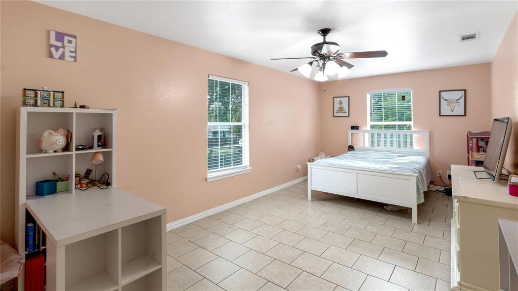 813 Beacon Hill Drive Property Photo 11