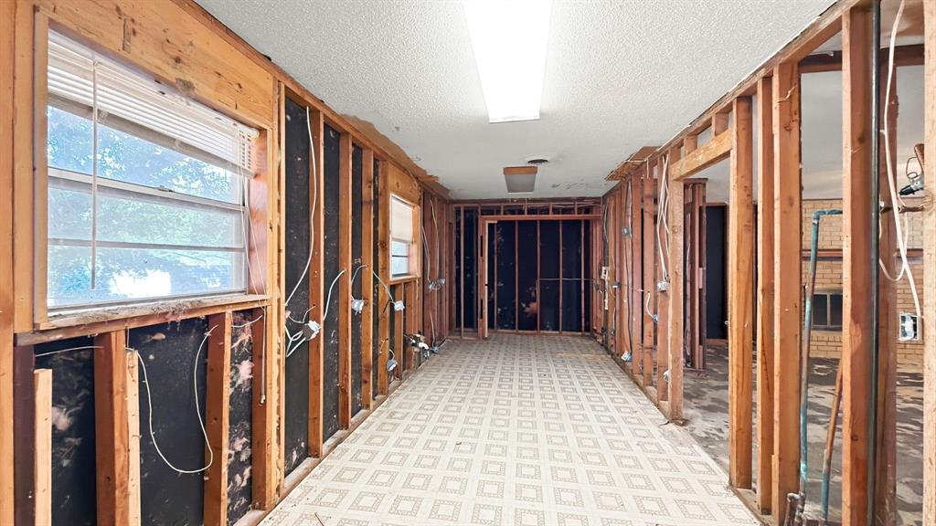 1027 Highway 377 Property Photo 9