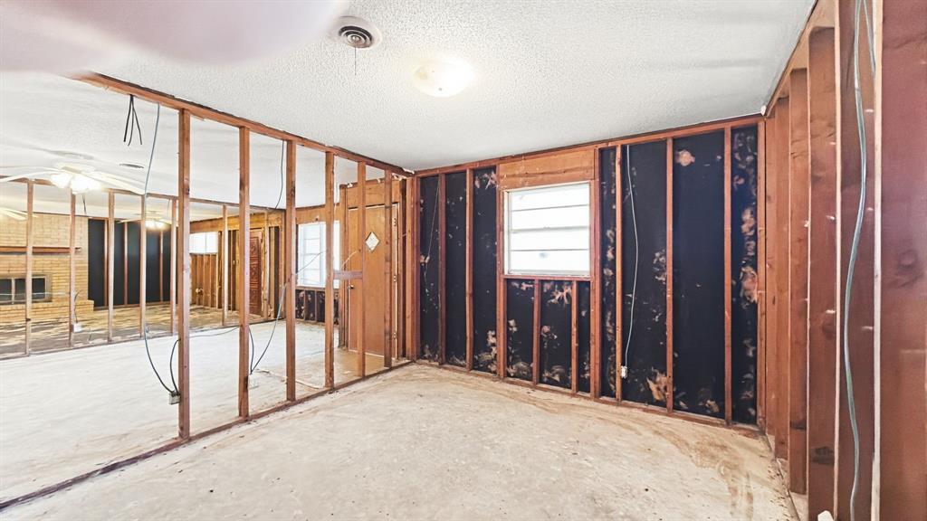 1027 Highway 377 Property Photo 17