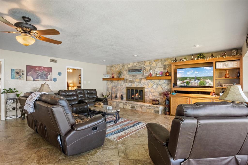 2537 Forest Park Drive Property Photo 6
