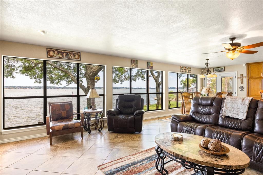 2537 Forest Park Drive Property Photo 8