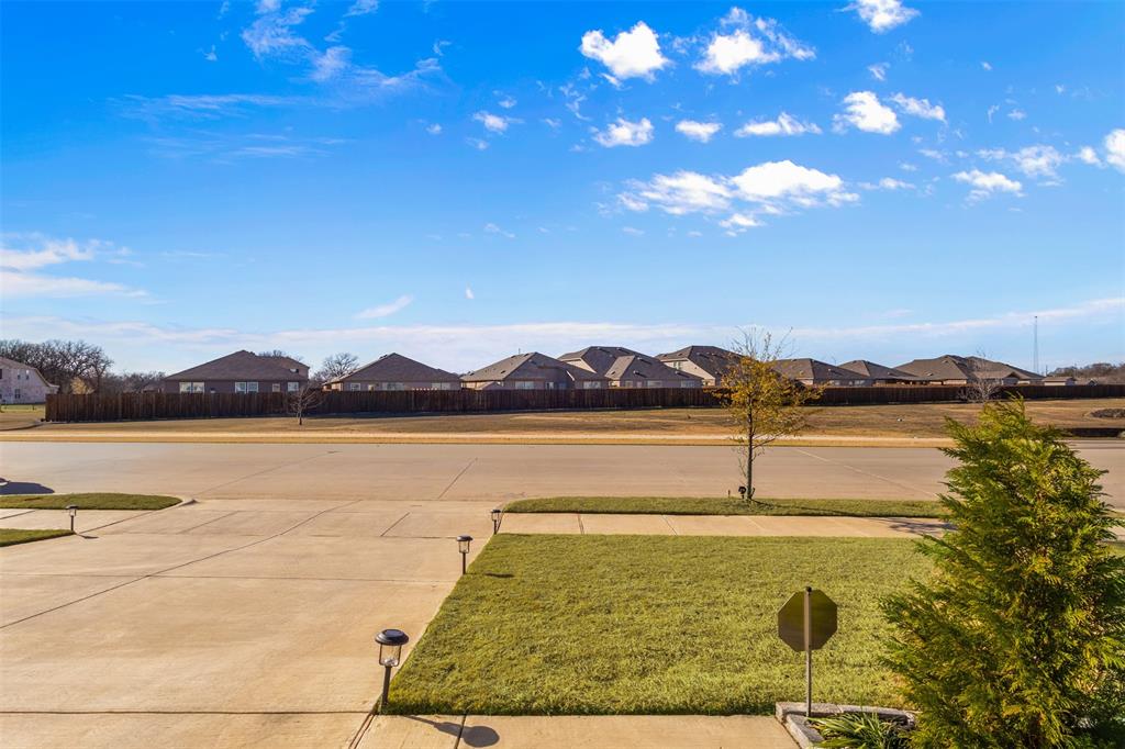 2117 Winding Creek Way Property Photo 3