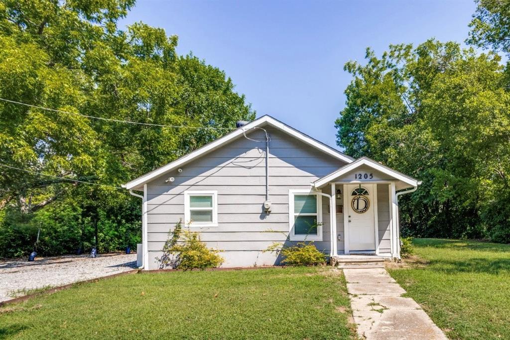 1205 W Birge Street Property Photo 1