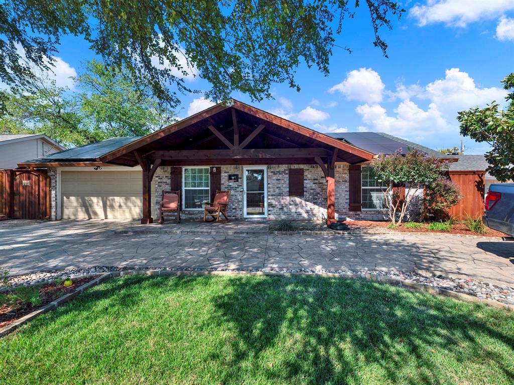 1405 Williamsburg Drive Property Photo 1