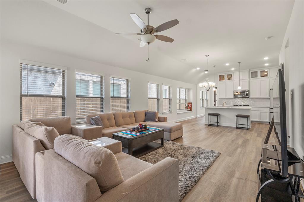 4131 Hudson Street Property Photo 12