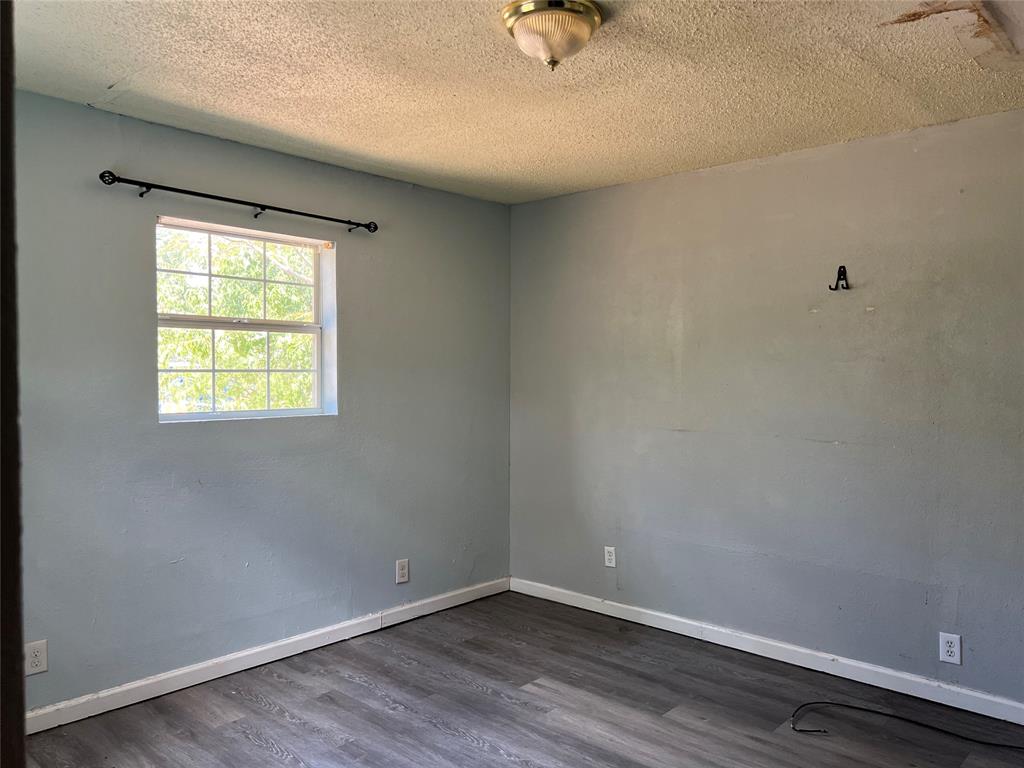4306 Barnett Drive Property Photo 7