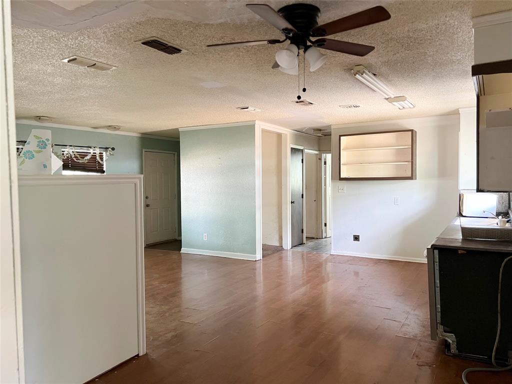 4306 Barnett Drive Property Photo 9