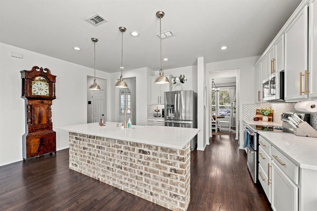 9192 Benevolent Court Property Photo 4