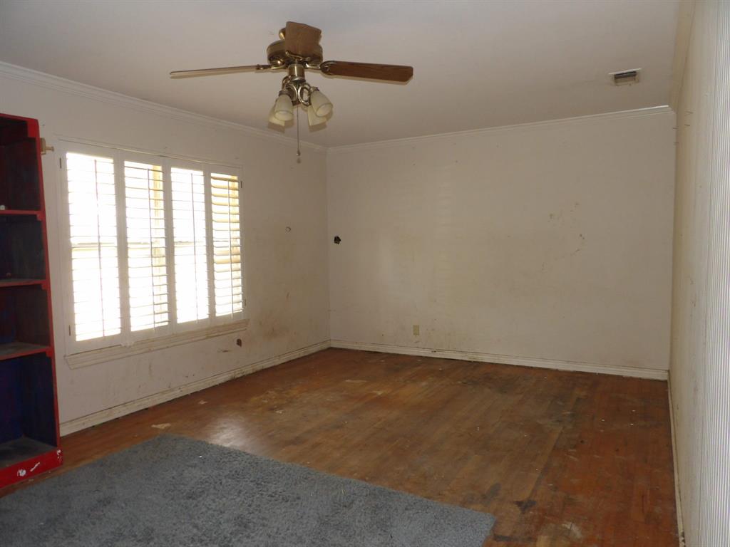 402 Keith Street Property Photo 8