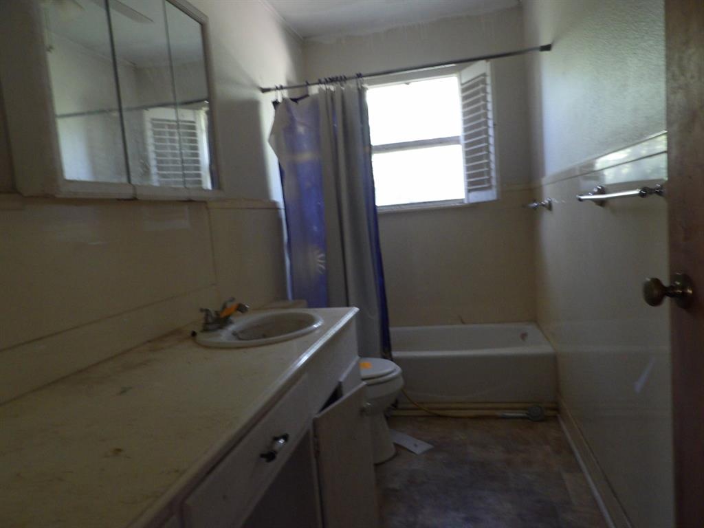 402 Keith Street Property Photo 9